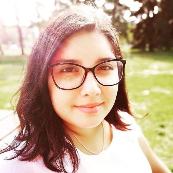 Meet your Posher, Mariana - Picture 1 of 1